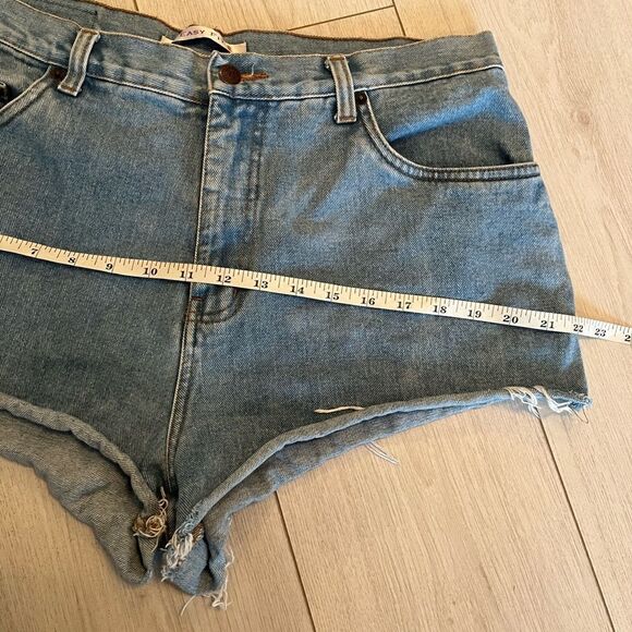 Vintage Bill Blass cut off jean shorts cheeky - Picture 6 of 7